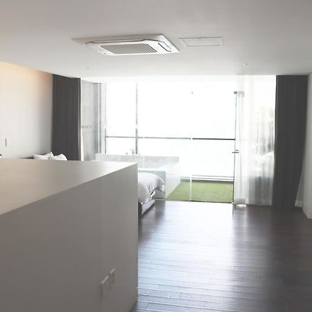 Acc Design Hotel Кванджу Экстерьер фото