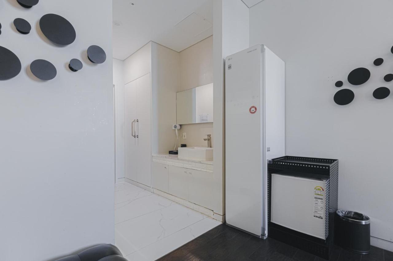 Acc Design Hotel Кванджу Экстерьер фото